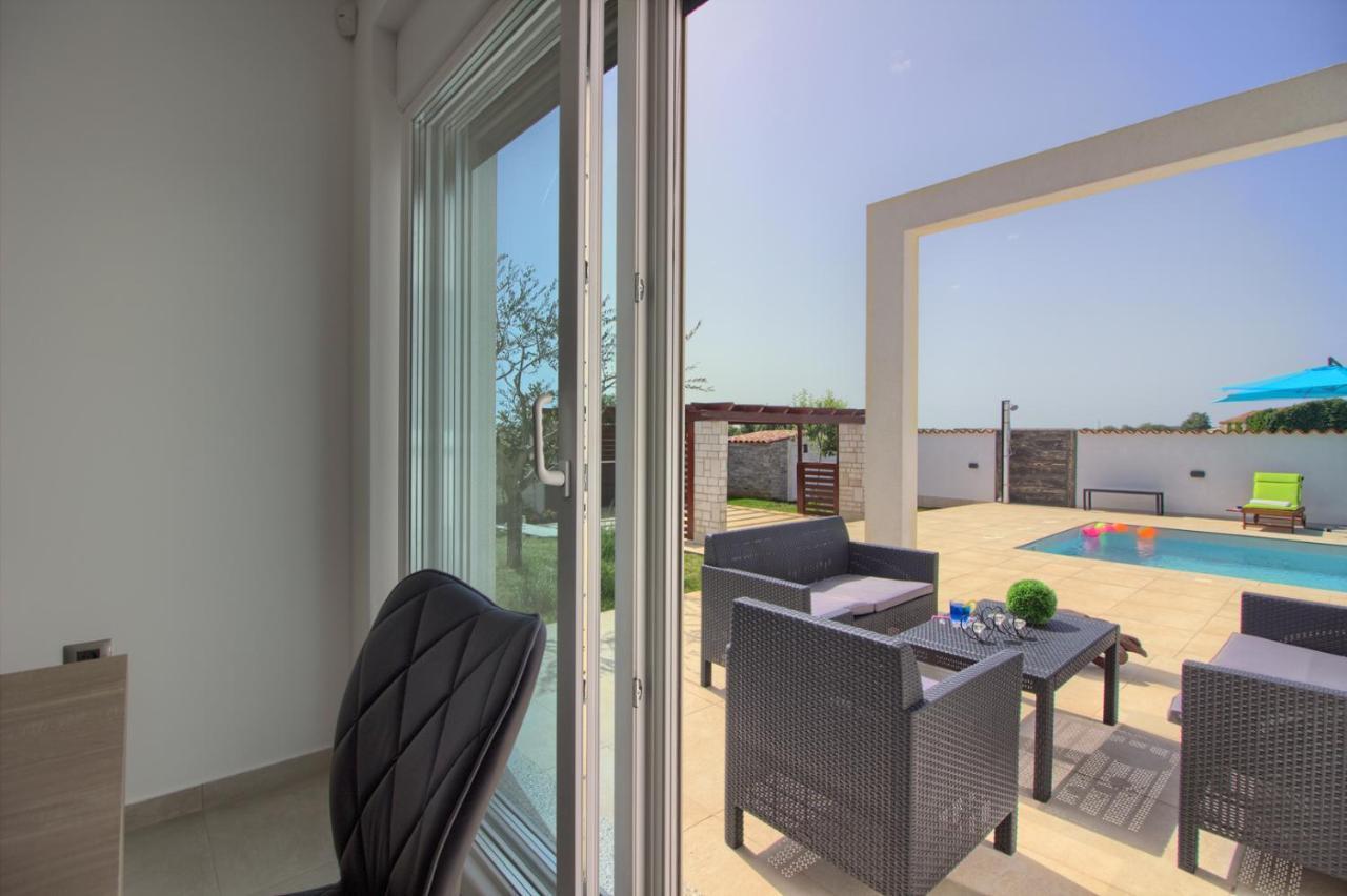Modern Villa Nerina With Private Pool Near Пула Екстер'єр фото